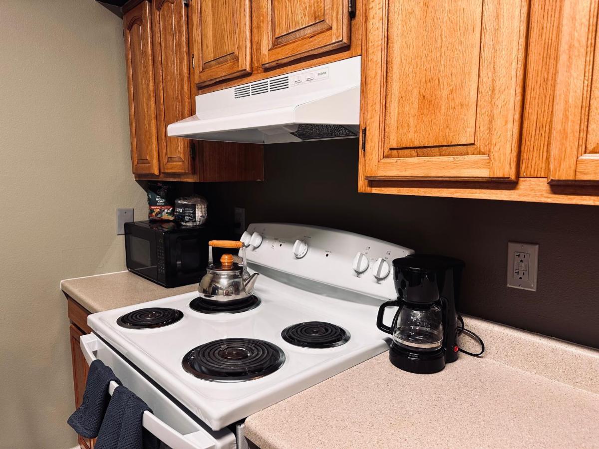 Mr. Mcgregor'S Garden Apartment Salem Bagian luar foto