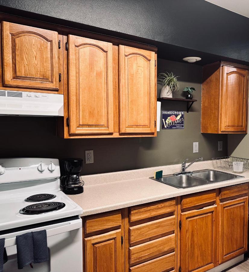 Mr. Mcgregor'S Garden Apartment Salem Bagian luar foto