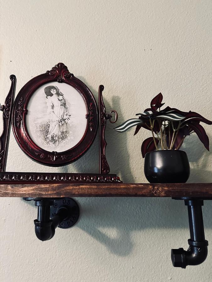Mr. Mcgregor'S Garden Apartment Salem Bagian luar foto
