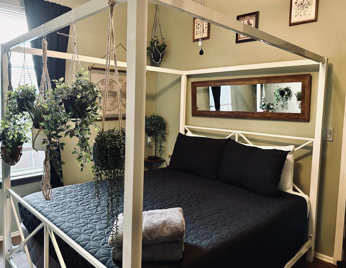 Mr. Mcgregor'S Garden Apartment Salem Bagian luar foto